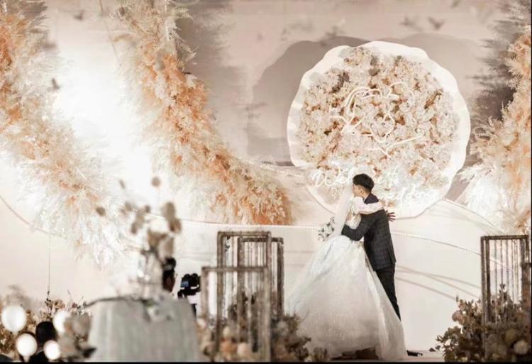 宝鸡梦娜婚庆--温柔香槟白·治愈系浪漫婚礼