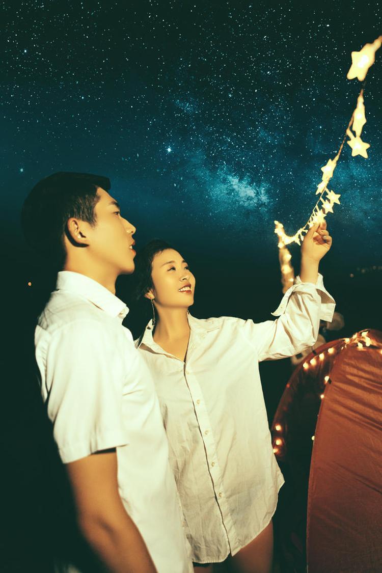 三亚拍婚纱照的地方哪里比较好 夜景婚纱照合集-西西里旅拍精选