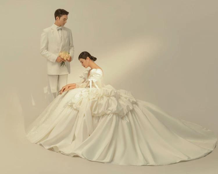 欧式宫廷风婚纱照，纯洁浪漫的白色婚纱照