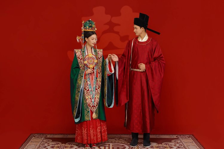 解锁宋制汉服婚纱照,古装既视感满满