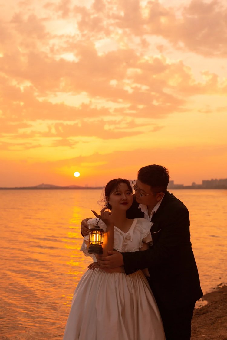 夕阳婚纱照 婚纱摄影风格推荐