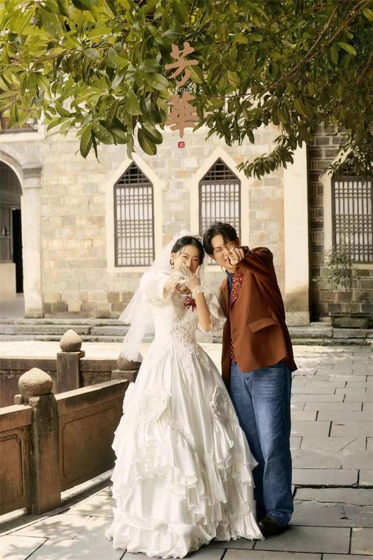 湘西这组【芳华】复古港风婚纱照绝美 快收藏起来