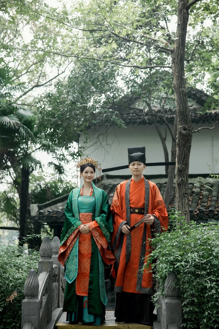 知否婚服系列风格婚纱照 中式汉服婚纱照