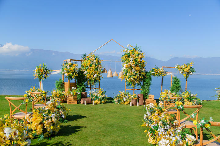 简爱派 | 大理听花堂海景花园草坪婚礼
