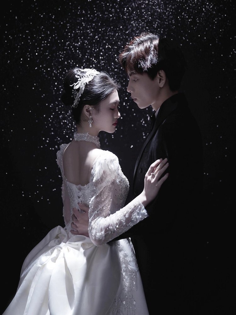 唯美白色婚纱照 银河系列光影婚纱照