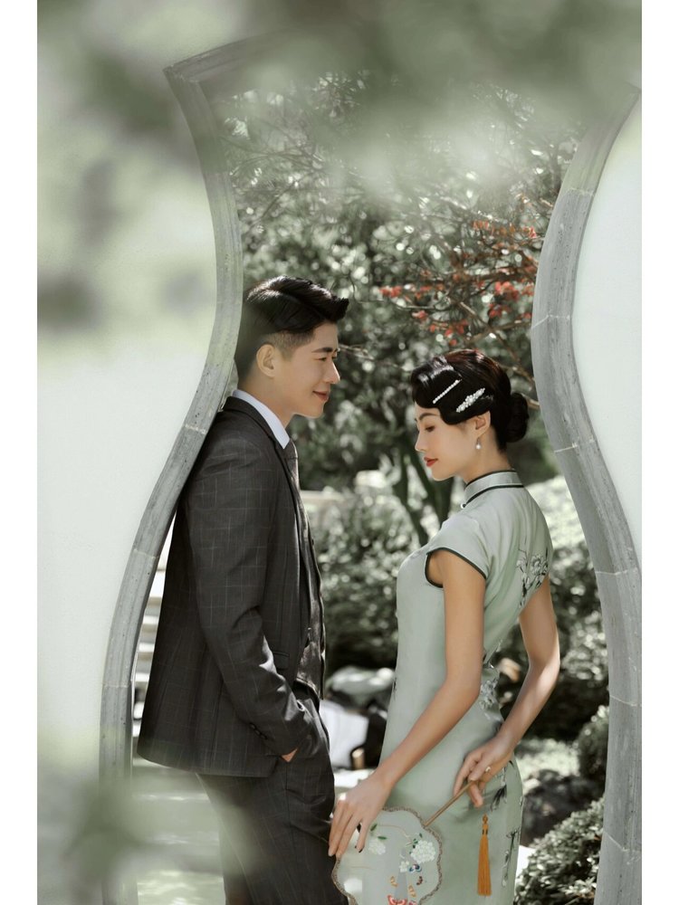 惊艳朋友圈的旗袍园林风婚纱照