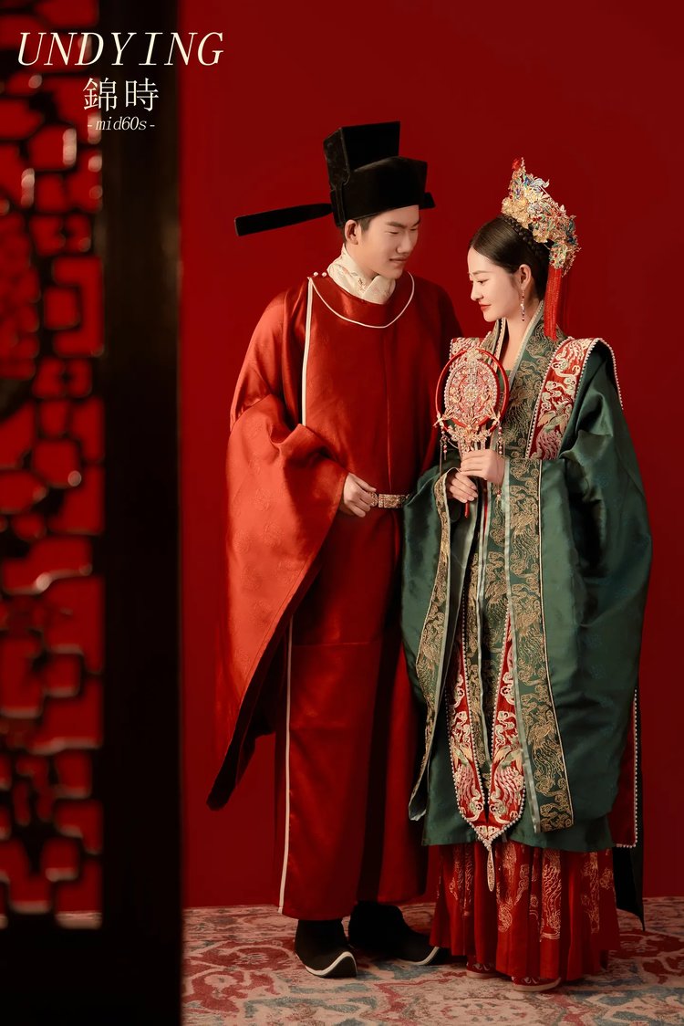 周口拍婚纱照:中式汉服婚纱照·伊兹小镇