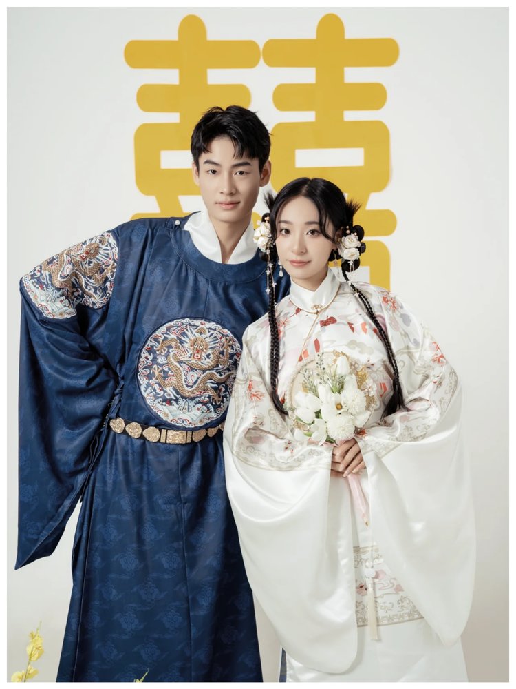 种草了 俏皮可爱的明制汉服婚纱照