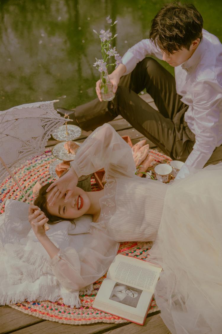 MUSE的后花园婚纱照 沐浴着春日清晨的阳光