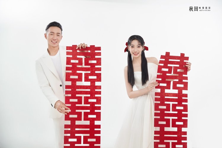 俏皮喜嫁风婚纱照