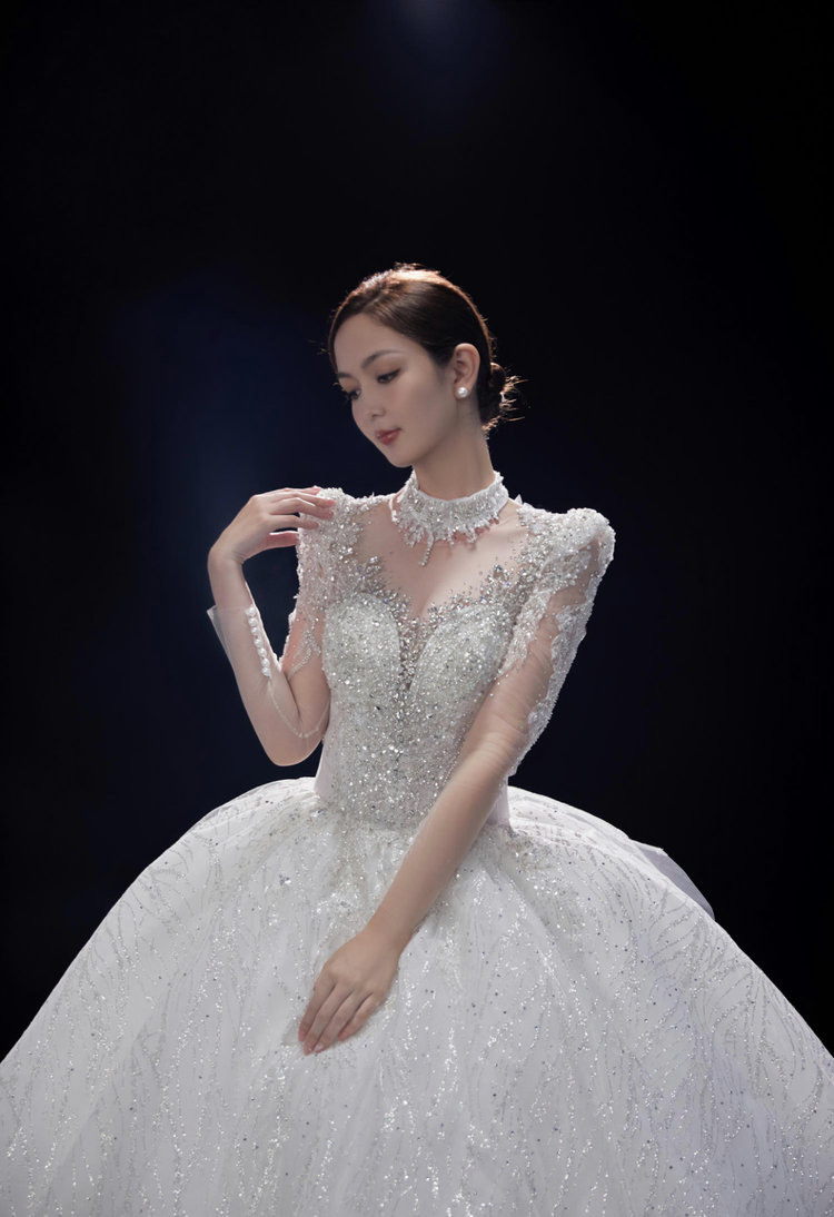 寄托了美好爱情的婚纱照 高级感光影婚纱照