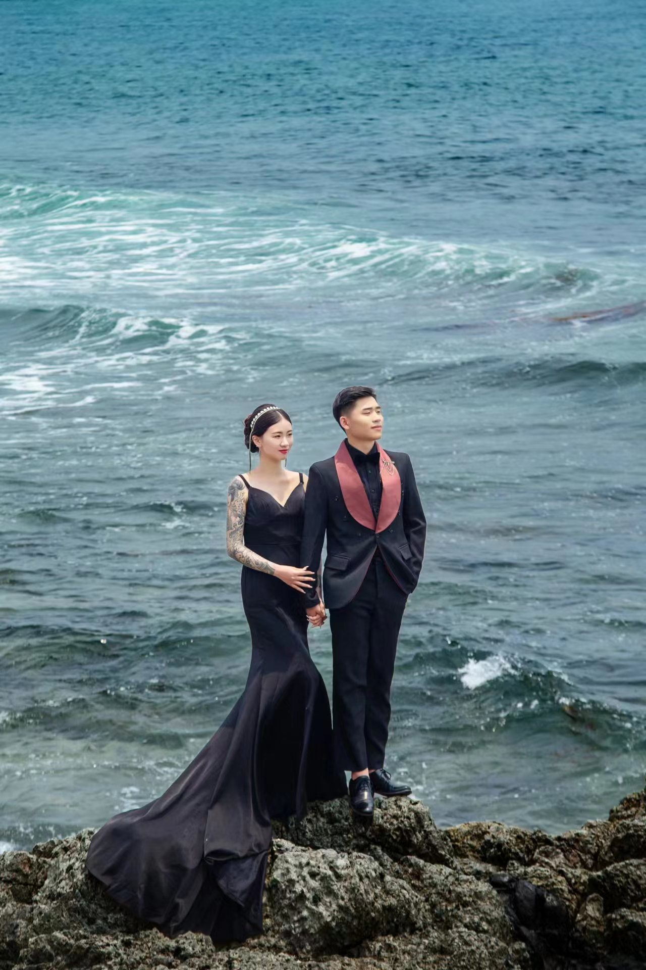 海边氛围感婚纱照  越简约越高级感的婚纱摄影