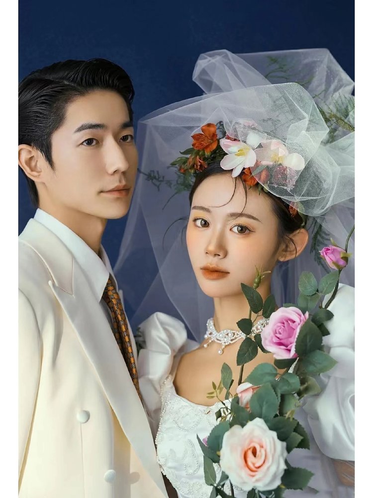 蓝色背景轻复古胶片风婚纱照🎵--包头唯一稀区婚纱摄影