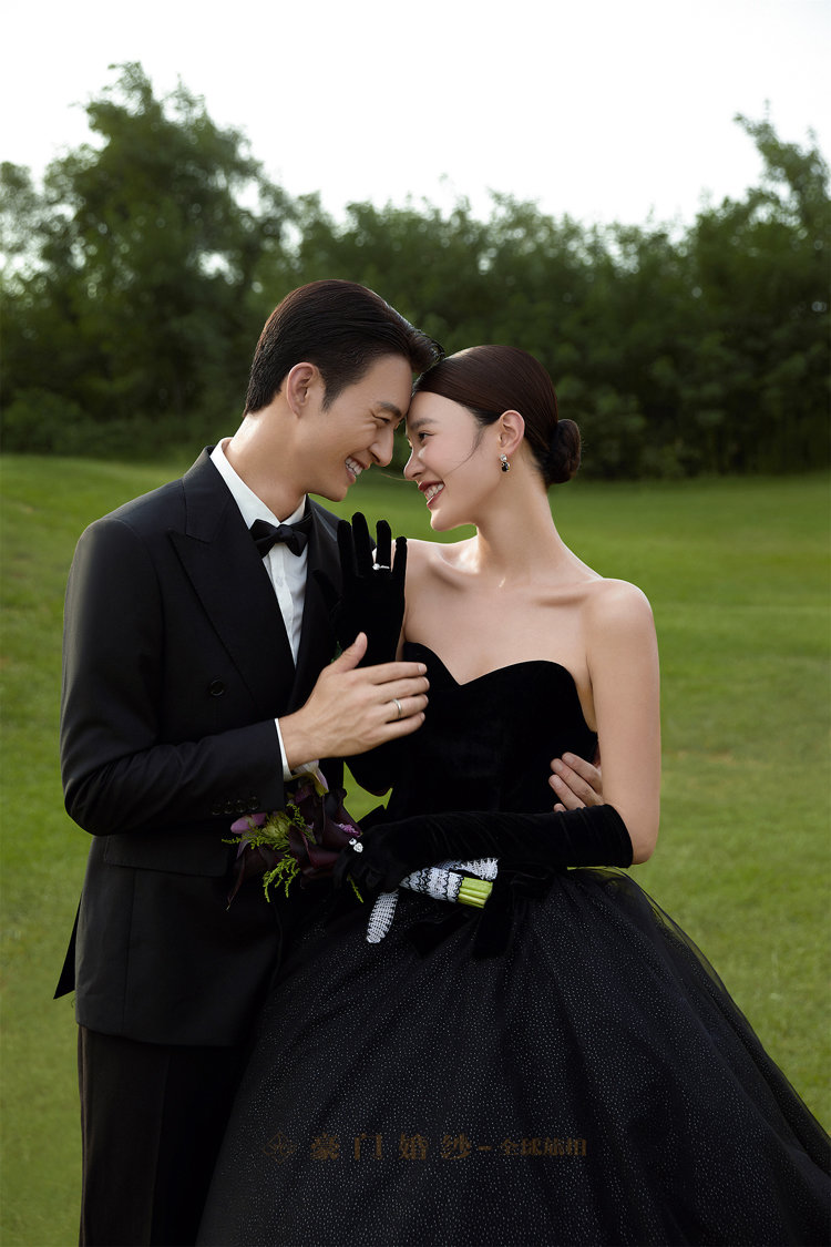 赫本黑纱森系草婚坪婚纱照