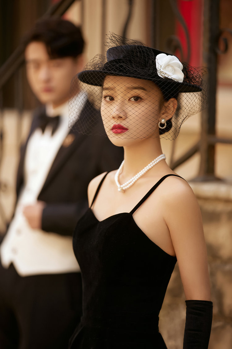 优雅又复古 赫本风婚纱照