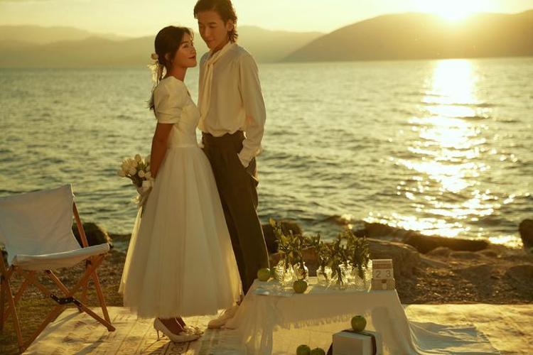 法式油画婚纱照推荐:洱海湖景婚纱照 梦幻浪漫