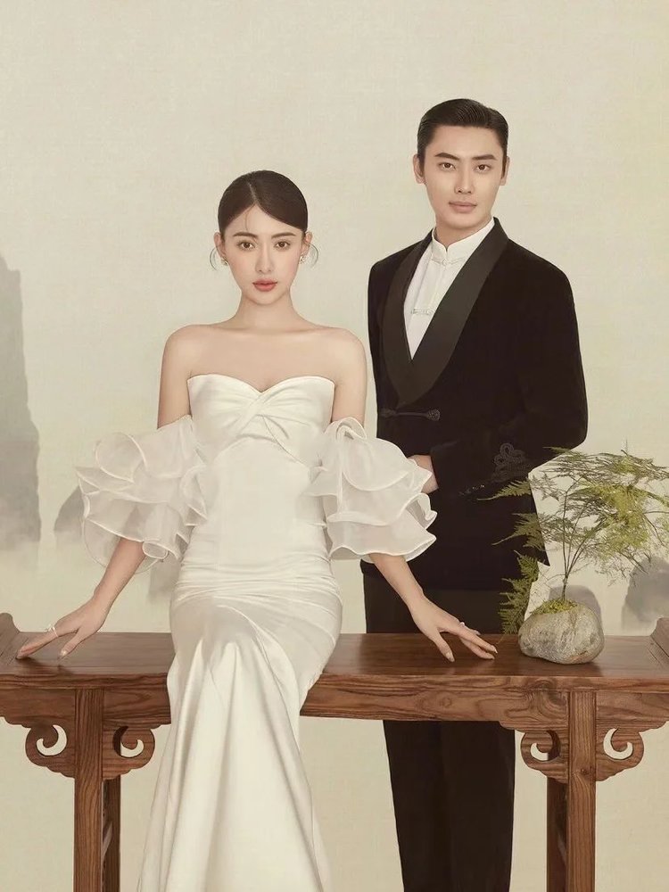 婚纱摄影拍摄时尚符号 中国风工笔画婚纱照