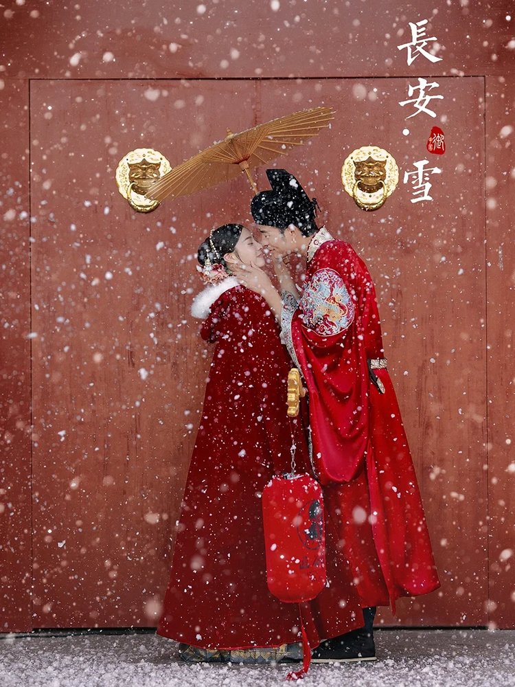 雪景汉服婚纱照有多美 穿越千年的浪漫