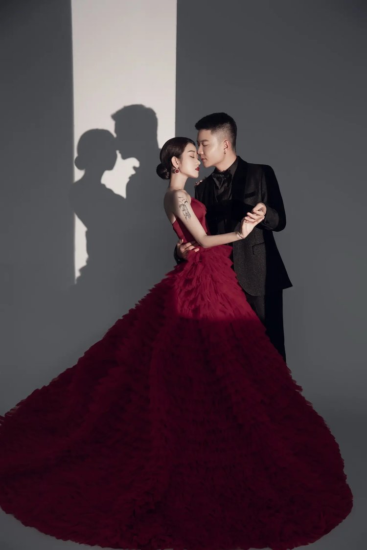 泉州婚纱摄影:韩系光影红色婚纱照·法蝶星语