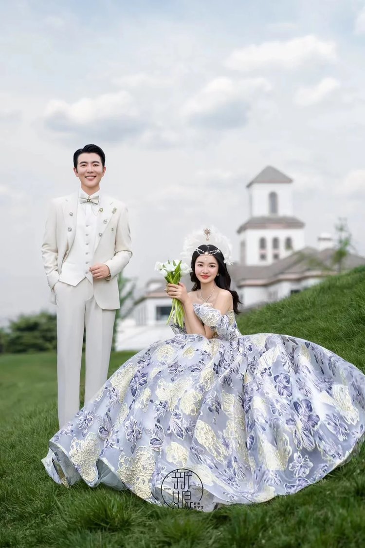 森系婚纱照在逃公主风造型元气甜美的少女感