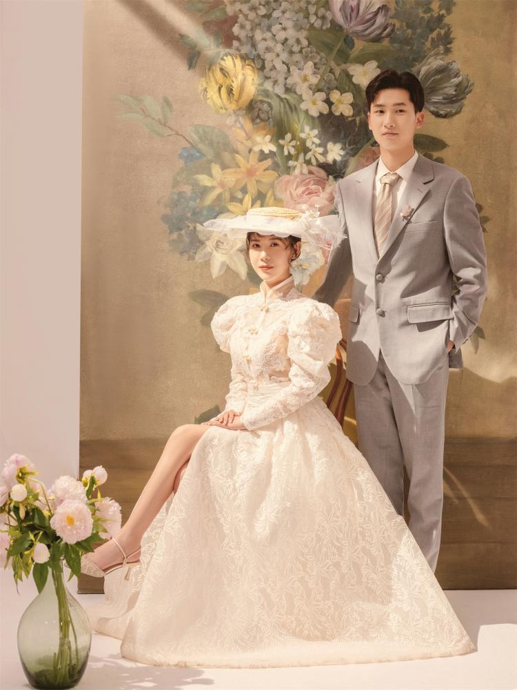 阜阳拍婚纱照-法式内景婚纱照 颇有法式浪漫的油画风格