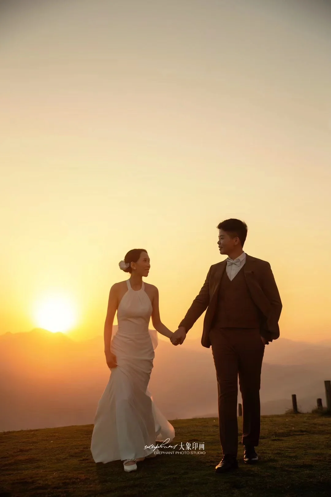 夕阳婚纱照